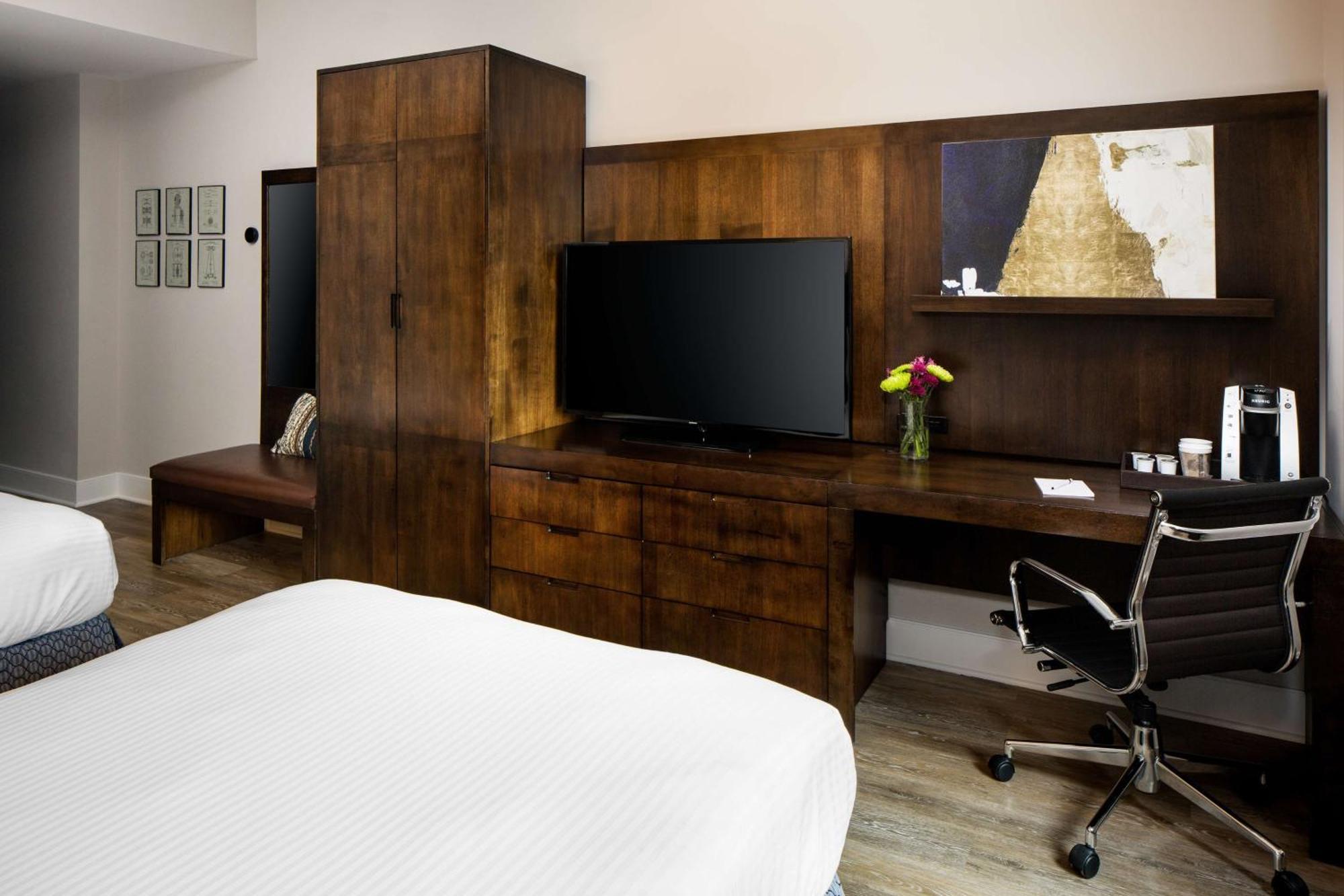 Watt Hotel Tapestry Collection By Hilton Руей Екстериор снимка